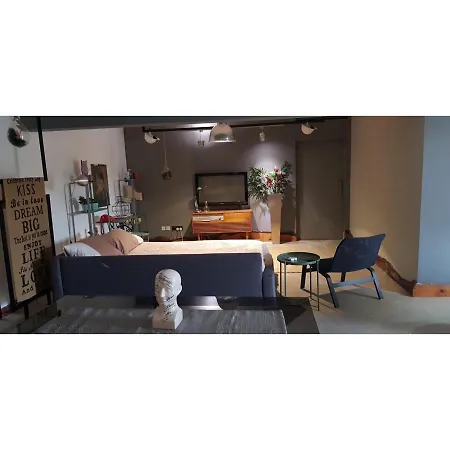 Apartament House Of 'live In' - City Center - 4 Accomodates Nikozja