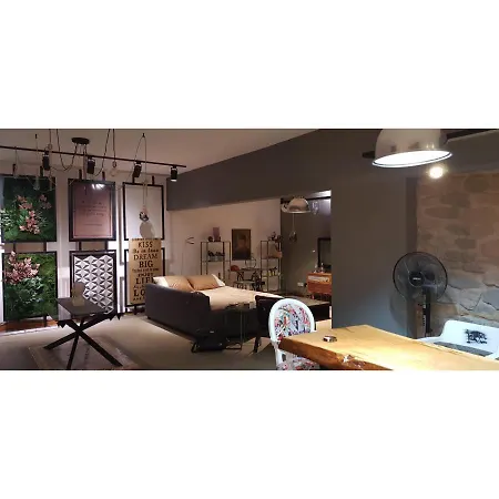 Apartament House Of 'live In' - City Center - 4 Accomodates Nikozja