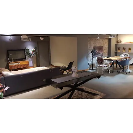 House Of 'live In' - City Center - 4 Accomodates Apartament Nikozja