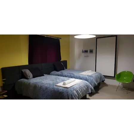 House Of 'live In' - City Center - 4 Accomodates Apartmán